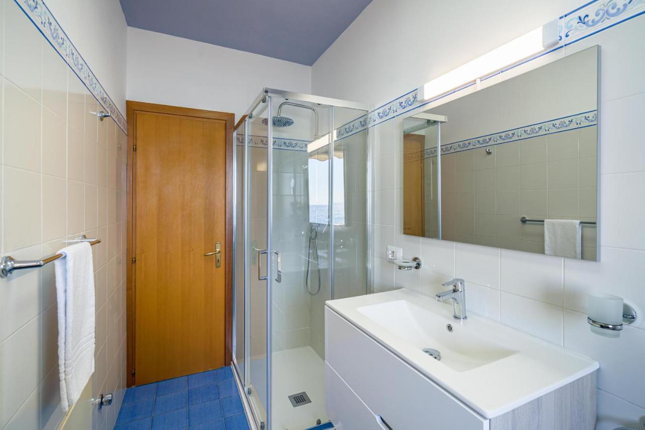 Ferienwohnung Loft Balcone Sul Mare Letojanni Exterior foto