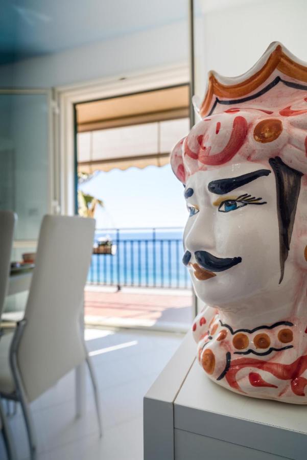 Ferienwohnung Loft Balcone Sul Mare Letojanni Exterior foto