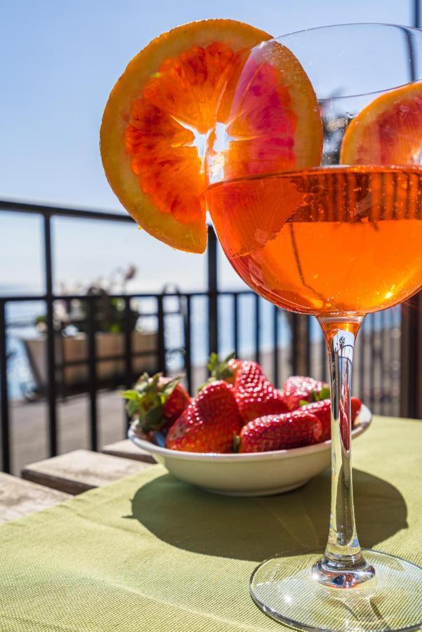 Ferienwohnung Loft Balcone Sul Mare Letojanni Exterior foto