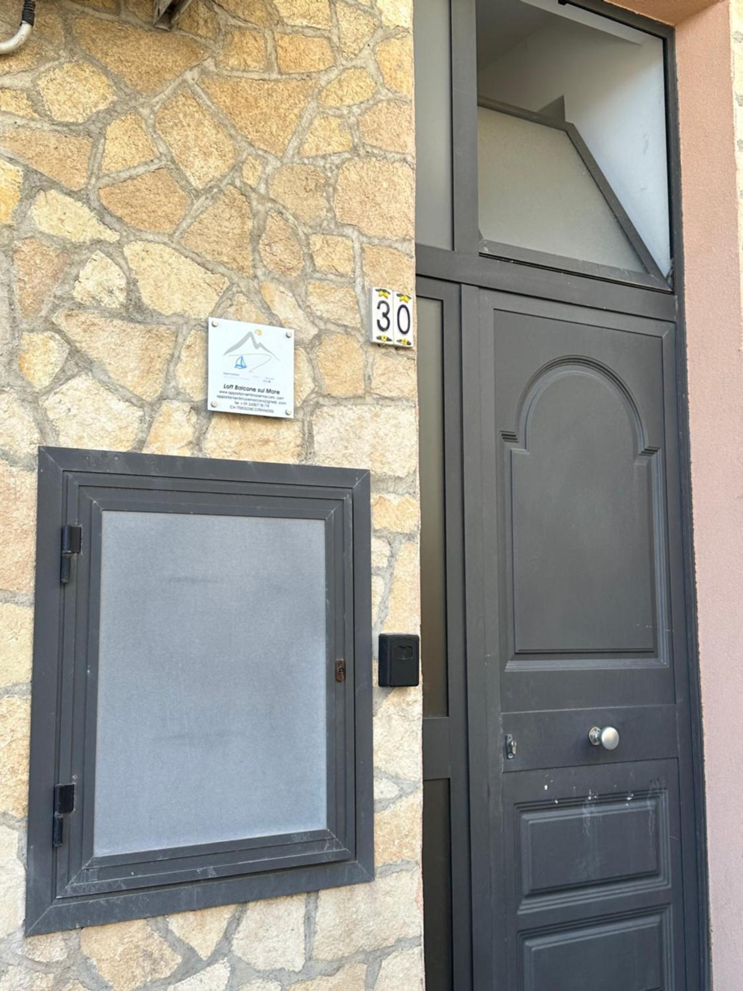 Ferienwohnung Loft Balcone Sul Mare Letojanni Exterior foto